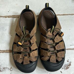 Brown keen men’s size 11 water shoes